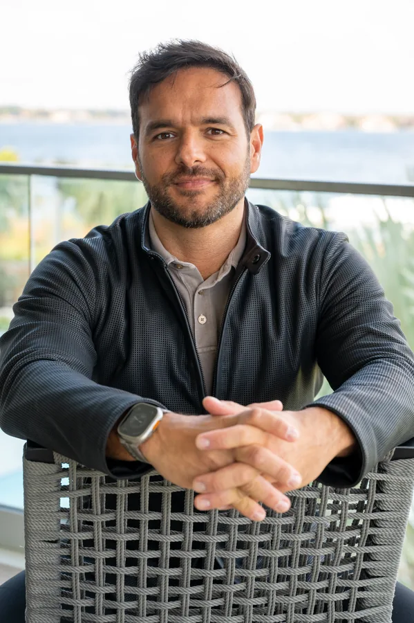 Roger Ambar, Broker licenciado na Flórida, atendimento em português